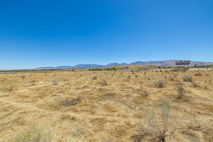 2.94 Acres Pearblossom, Los Angeles County, CA (Power, Water, & Paved Road)