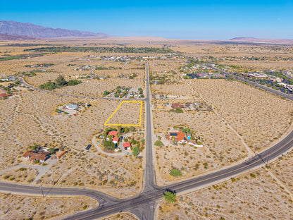 1.47 Acres Borrego Springs, San Diego County, CA (Power, Water, & Paved Road)