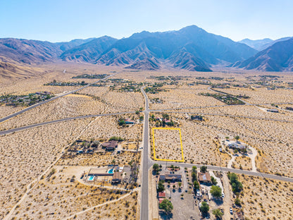 1.47 Acres Borrego Springs, San Diego County, CA (Power, Water, & Paved Road)