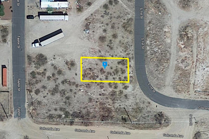 0.11 Acre Kingman, Mohave County, AZ (Power, Water, & Paved Road)