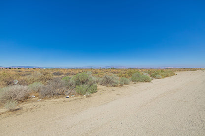 2.03 Acres Lancaster, Los Angeles County, CA (Paved Road)