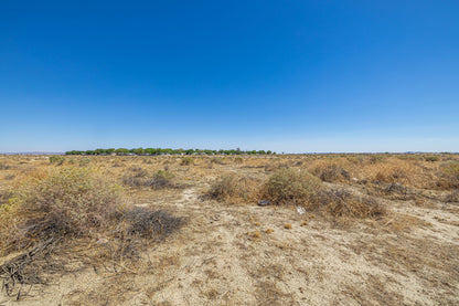 2.03 Acres Lancaster, Los Angeles County, CA (Paved Road)