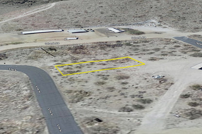 0.11 Acre Kingman, Mohave County, AZ (Power, Water, & Paved Road)