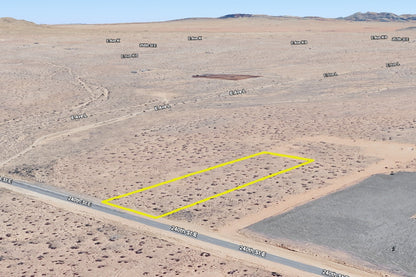 2.31 Acres Lancaster, Los Angeles County, CA (Paved Road)