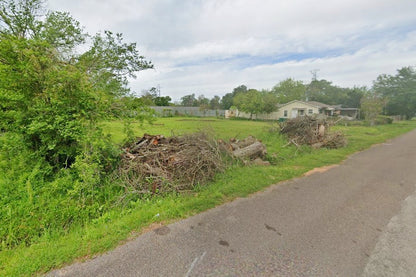 0.35 Acre Orange, Orange County, TX (Power, Water, & Paved Road)