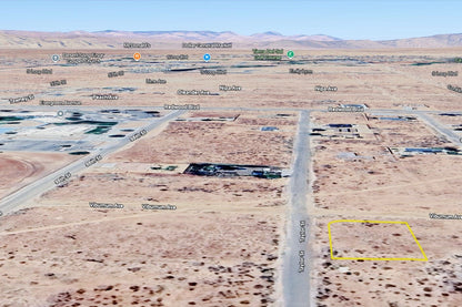 0.24 Acre California City, Kern County, CA (Power, Water, & Paved Road)