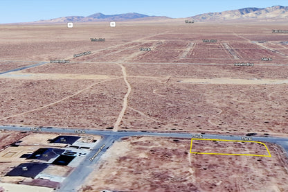 0.22 Acre California City, Kern County, CA (Power, Water, & Paved Road)