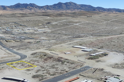 0.11 Acre Kingman, Mohave County, AZ (Power, Water, & Paved Road)