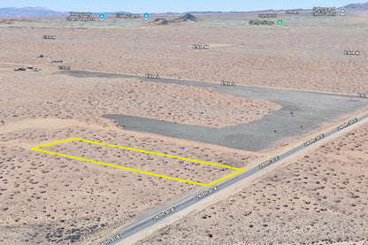 2.31 Acres Lancaster, Los Angeles County, CA (Paved Road)