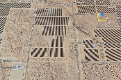 1.89 Acres Adelanto, San Bernardino County, CA (Commercial Lot)