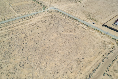 0.66 Acre California City, Kern County, CA (Water & Paved Road)