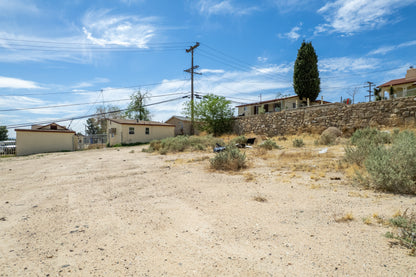 0.49 Acre Victorville, San Bernardino County, CA (Power, Water, & Paved Road)