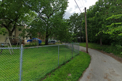 0.23 Acre Saint Louis, Saint Louis City County, MO (Power, Water, & Paved Road)