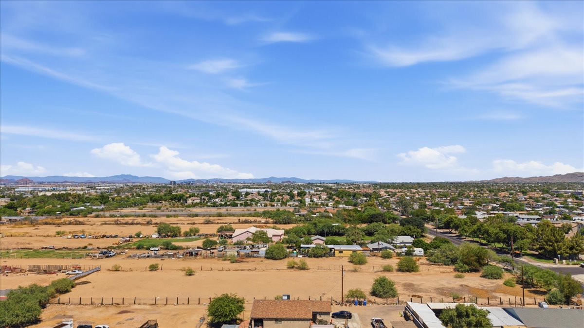 1.45 Acres Phoenix, Maricopa County, AZ (Power, Water, and Paved Road)