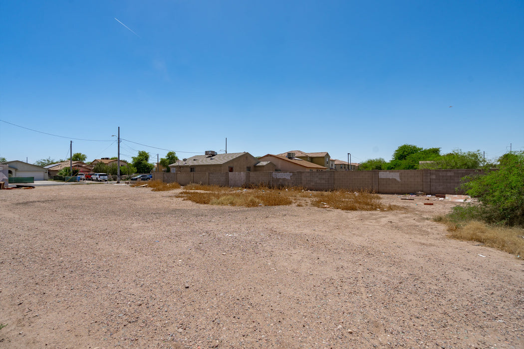 0.17 Acre Phoenix, Maricopa County, AZ (Power, Water, & Paved Road)