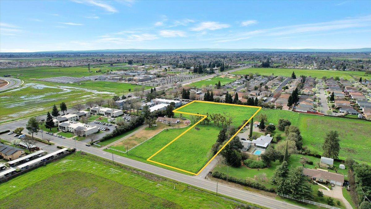 3.05 Acres Marysville, Yuba County, CA (Power, Water, & Paved Road)