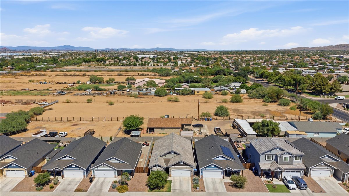 1.45 Acres Phoenix, Maricopa County, AZ (Power, Water, and Paved Road)