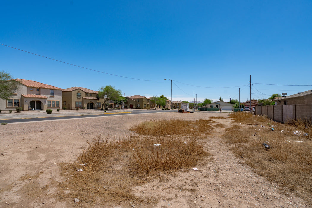 0.17 Acre Phoenix, Maricopa County, AZ (Power, Water, & Paved Road)