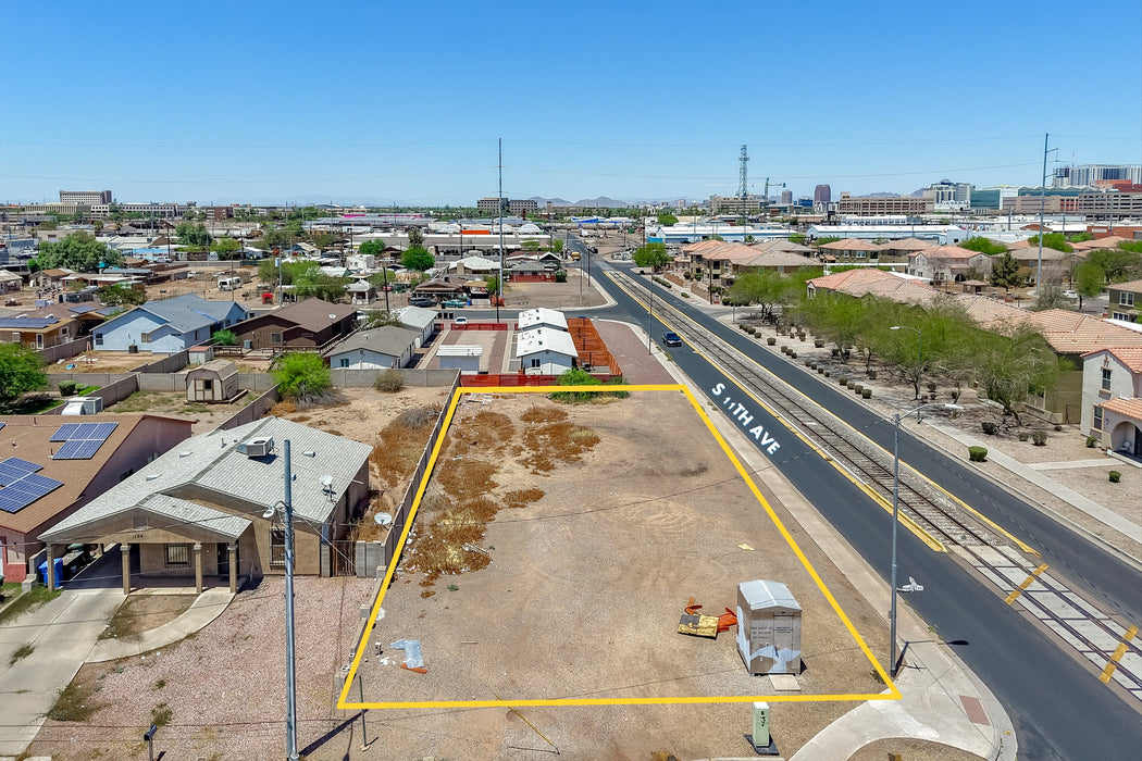 0.17 Acre Phoenix, Maricopa County, AZ (Power, Water, & Paved Road)