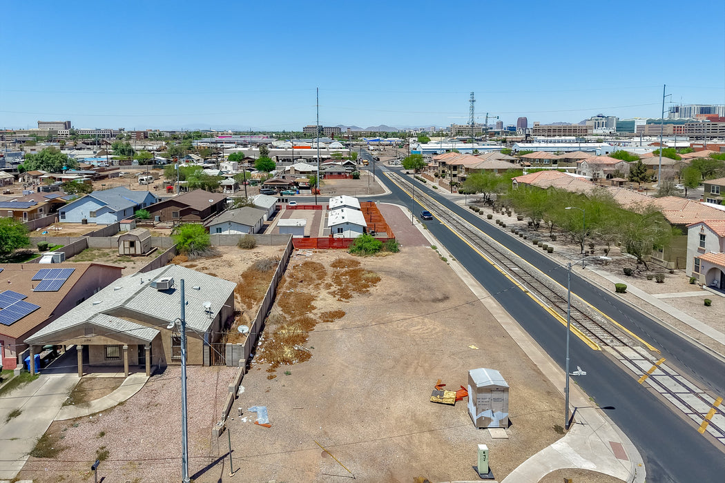 0.17 Acre Phoenix, Maricopa County, AZ (Power, Water, & Paved Road)