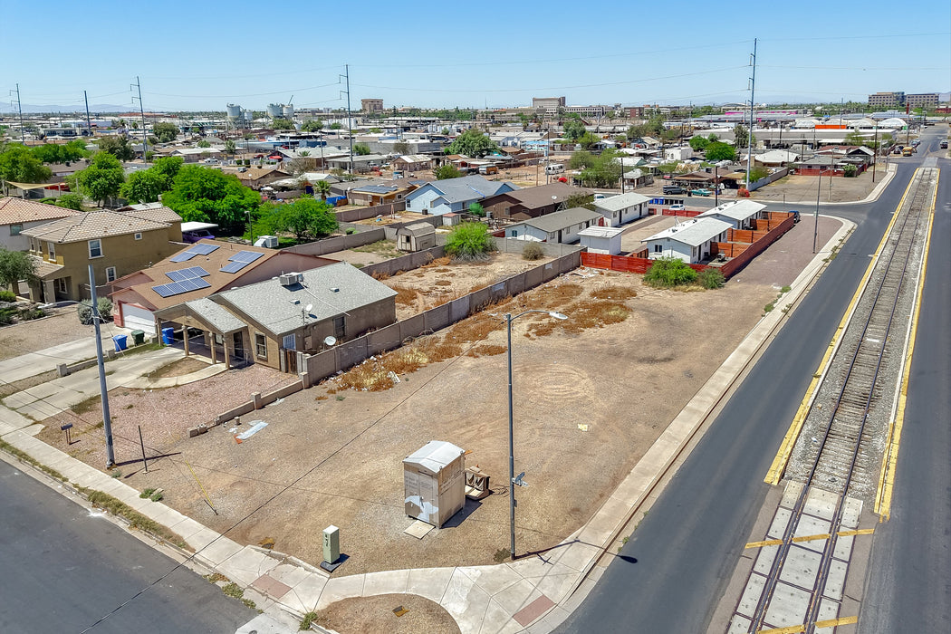 0.17 Acre Phoenix, Maricopa County, AZ (Power, Water, & Paved Road)