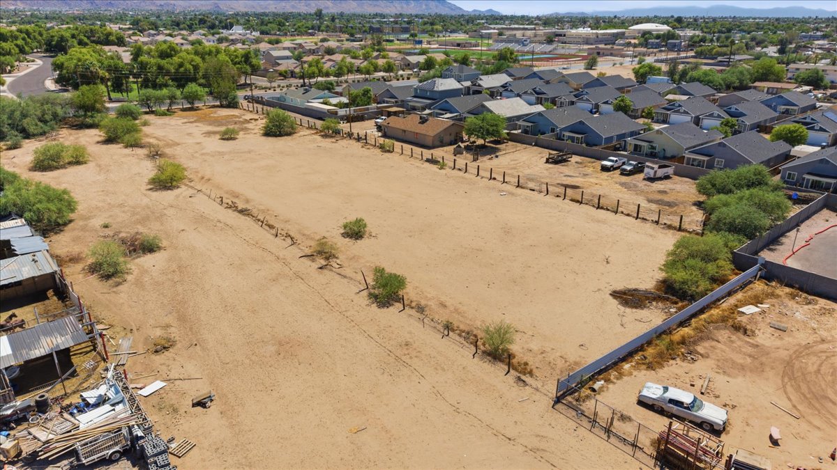 1.45 Acres Phoenix, Maricopa County, AZ (Power, Water, and Paved Road)