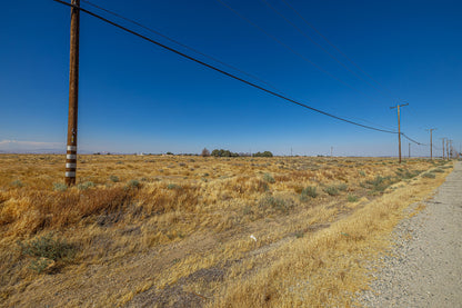 8.81 Acres Lancaster, Los Angeles County, CA (Commercial Lot, Power, & Paved Road)