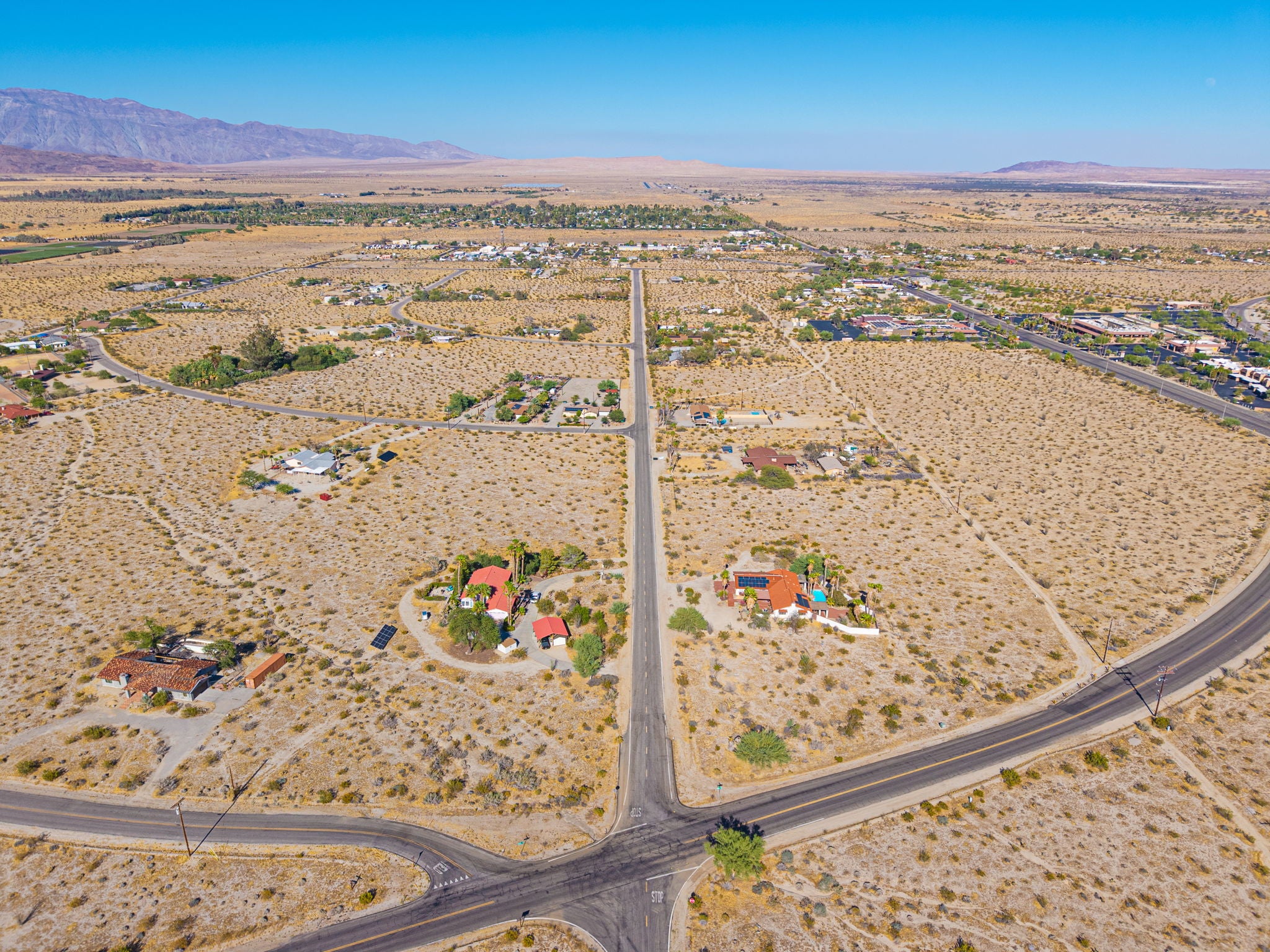 1.47 Acres Borrego Springs, San Diego County, CA (Power, Water, & Paved Road)