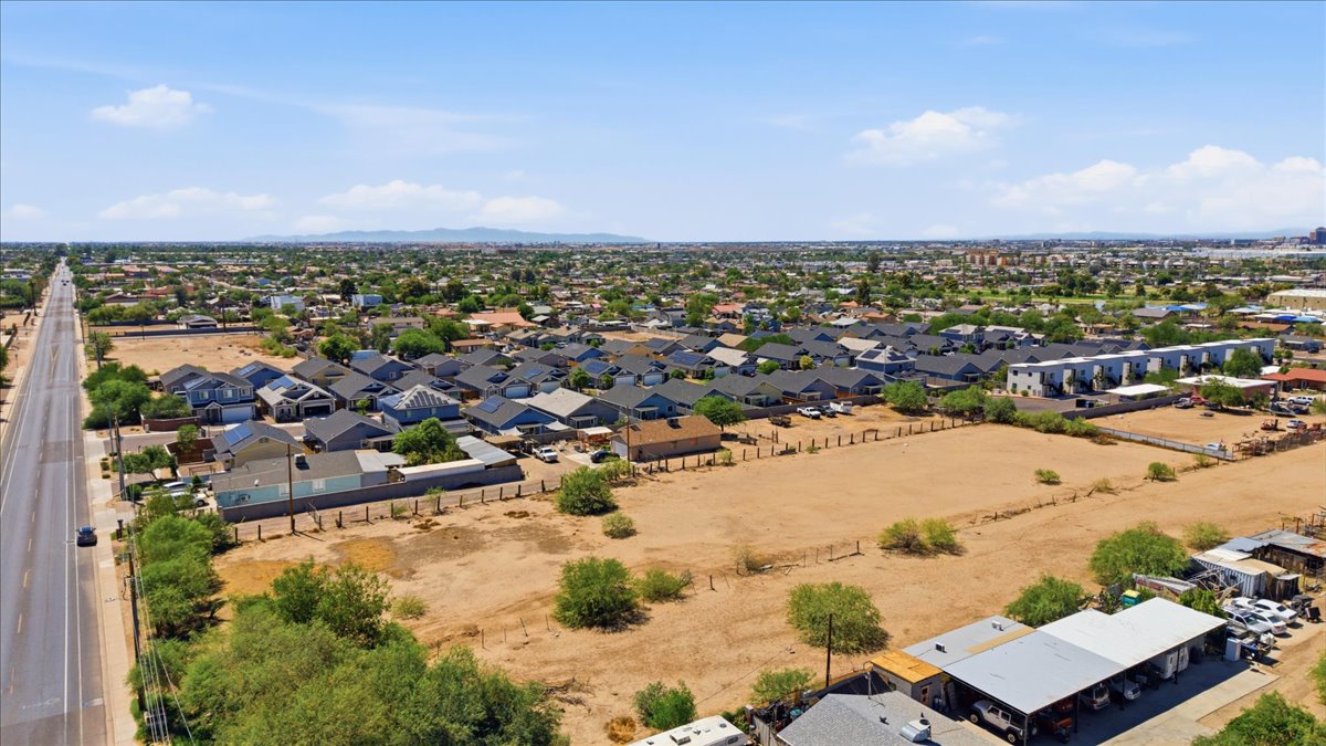1.45 Acres Phoenix, Maricopa County, AZ (Power, Water, and Paved Road)