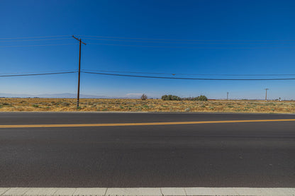 8.81 Acres Lancaster, Los Angeles County, CA (Commercial Lot, Power, & Paved Road)
