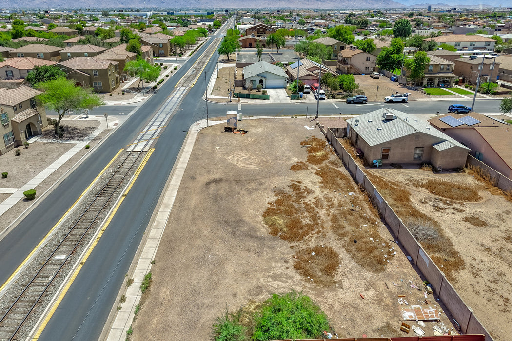 0.17 Acre Phoenix, Maricopa County, AZ (Power, Water, & Paved Road)