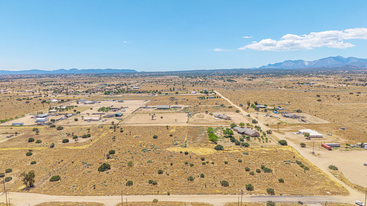 4.55 Acres Phelan, San Bernardino County, CA (Power & Water)