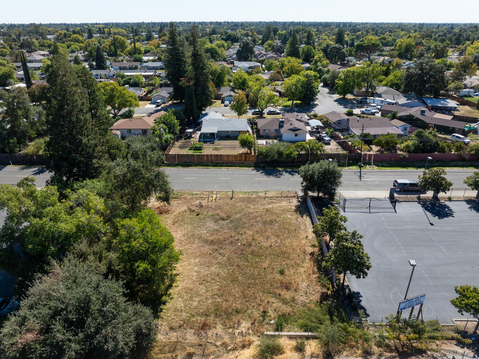 0.26 Acre Sacramento, Sacramento County, CA (Commercial Lot, Power, Water, & Paved Road)
