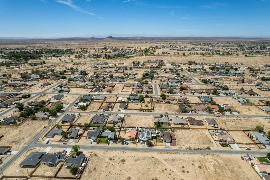 1.27 Acres California City, Kern County, CA (Power, Water, & Paved Road)