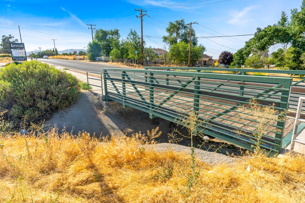 8.28 Acres Tehachapi, Kern County, CA (Power & Paved Road)