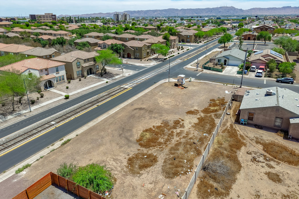 0.17 Acre Phoenix, Maricopa County, AZ (Power, Water, & Paved Road)