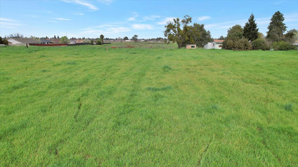 3.05 Acres Marysville, Yuba County, CA (Power, Water, & Paved Road)