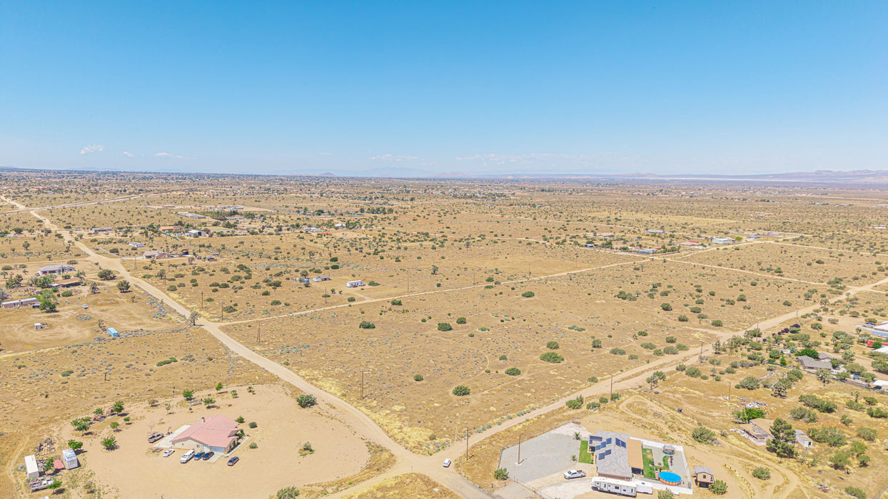 4.55 Acres Phelan, San Bernardino County, CA (Power & Water)