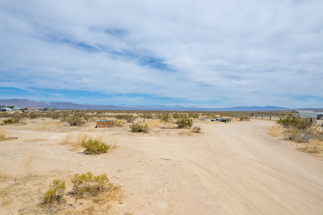1.27 Acres California City, Kern County, CA (Power, Water, & Paved Road)