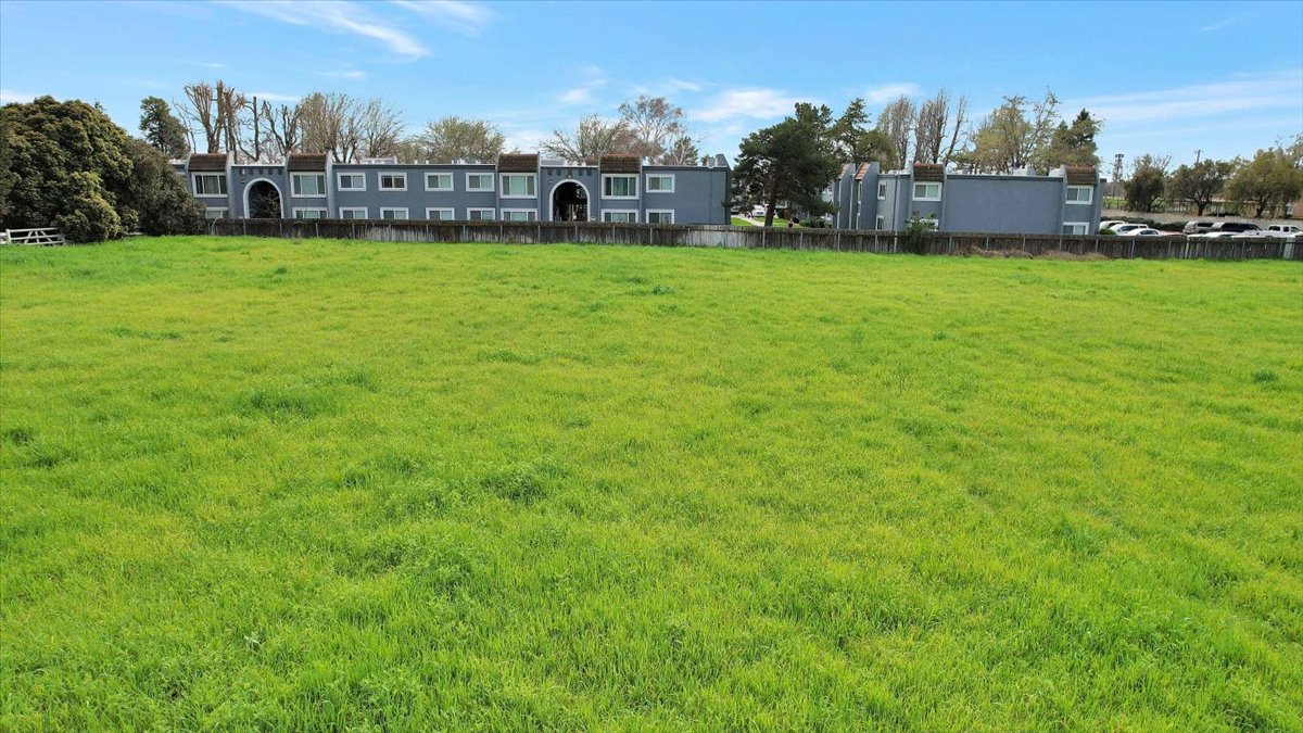 3.05 Acres Marysville, Yuba County, CA (Power, Water, & Paved Road)