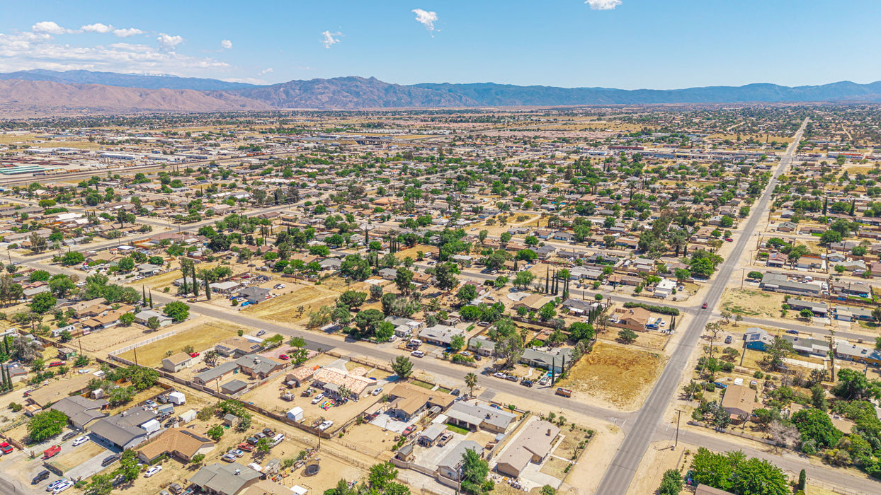 0.26 Acre Hesperia, San Bernardino County, CA (Power, Water, & Paved Road)