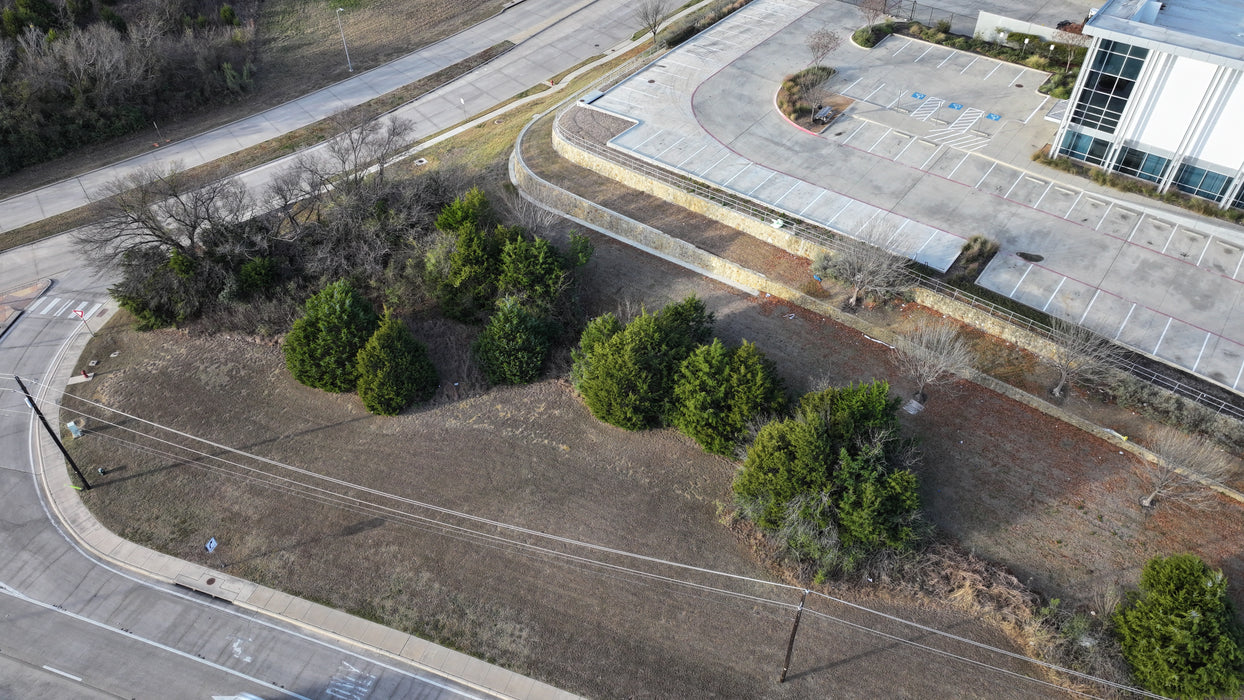 0.84 Acre Grand Prairie, Dallas County, TX (Commercial Lot, Power, Water, & Paved Road)