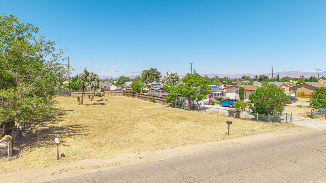 0.26 Acre Hesperia, San Bernardino County, CA (Power, Water, & Paved Road)