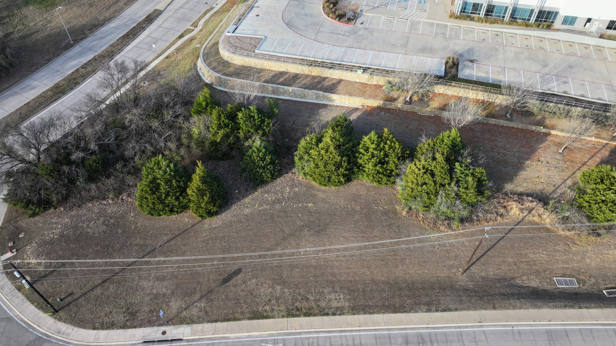 0.84 Acre Grand Prairie, Dallas County, TX (Commercial Lot, Power, Water, & Paved Road)