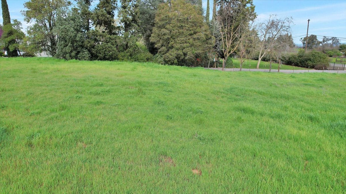 3.05 Acres Marysville, Yuba County, CA (Power, Water, & Paved Road)