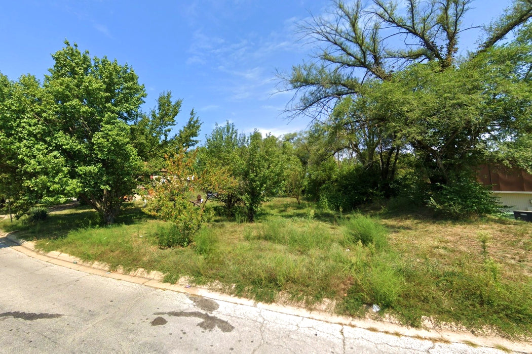 0.20 Acre Kansas City, Wyandotte County, KS (Power, Water, & Paved Road)