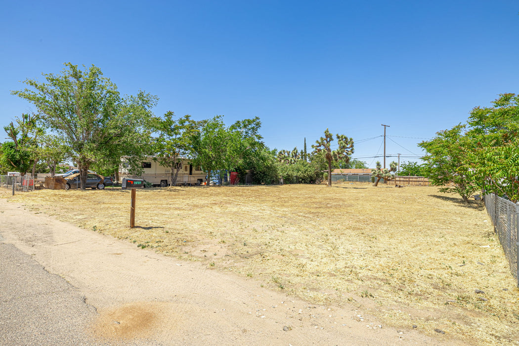 0.26 Acre Hesperia, San Bernardino County, CA (Power, Water, & Paved Road)