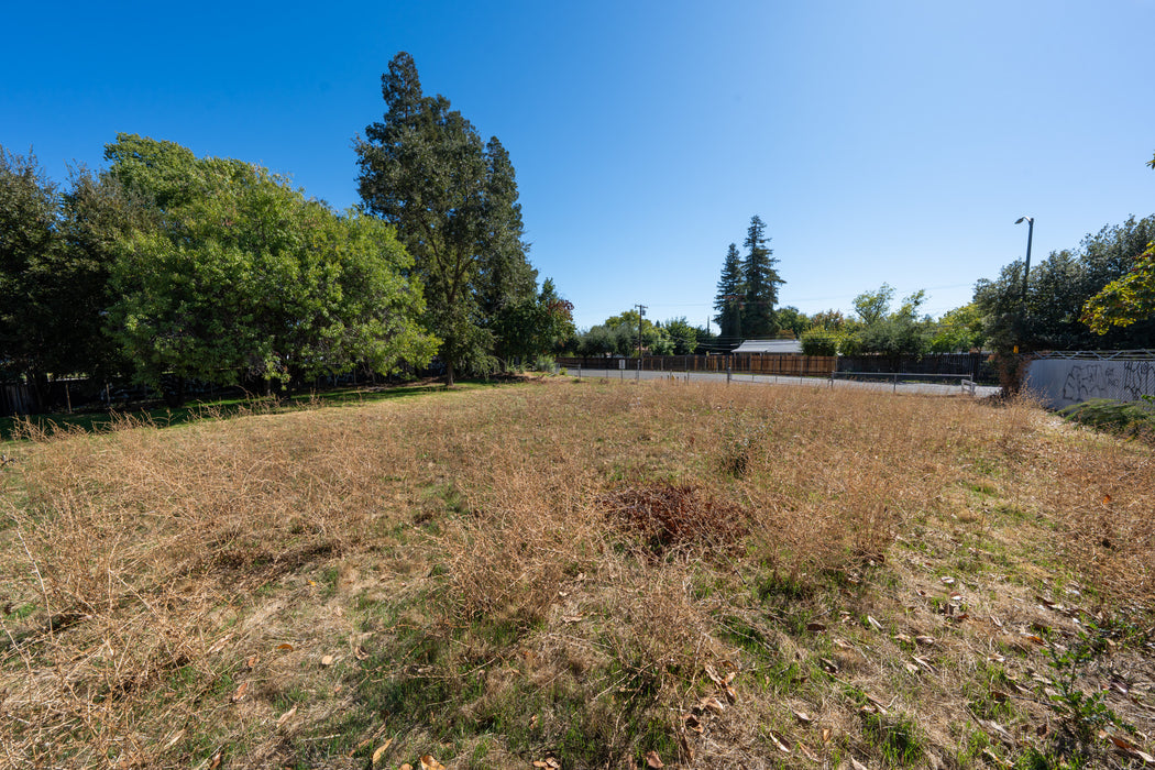 0.26 Acre Sacramento, Sacramento County, CA (Commercial Lot, Power, Water, & Paved Road)