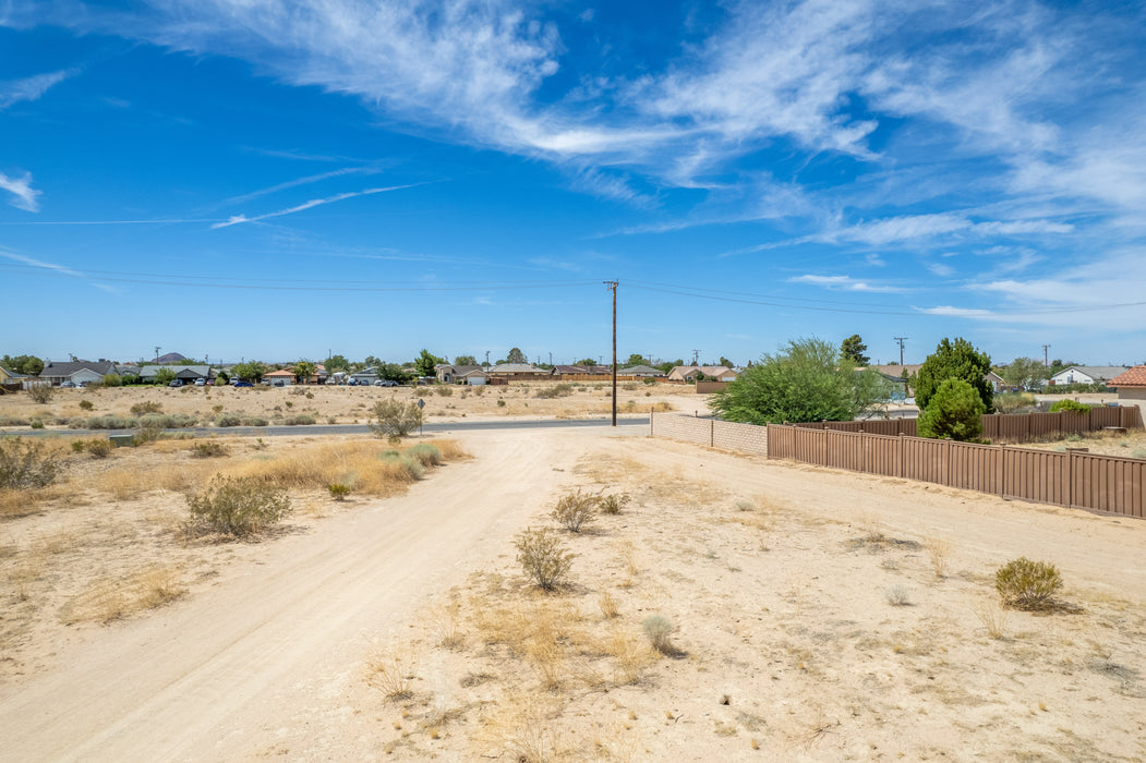 1.27 Acres California City, Kern County, CA (Power, Water, & Paved Road)