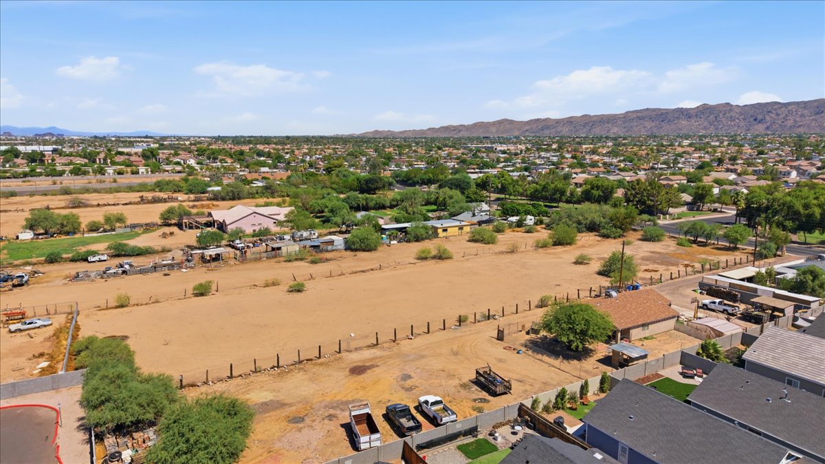 1.45 Acres Phoenix, Maricopa County, AZ (Power, Water, and Paved Road)